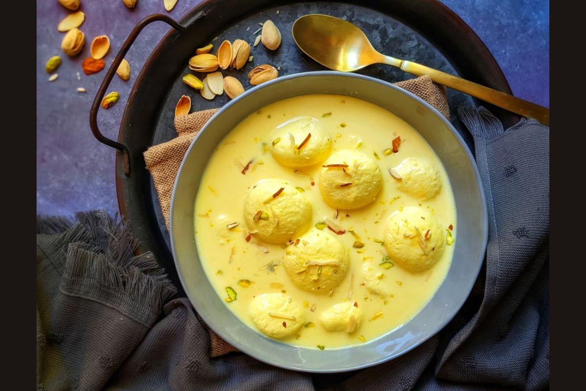 Basant Panchami Bhog Recipe: बसंत पंचमी पर मां सरस्वती को लगाएं रसमलाई का भोग 2 Rasmalai 1