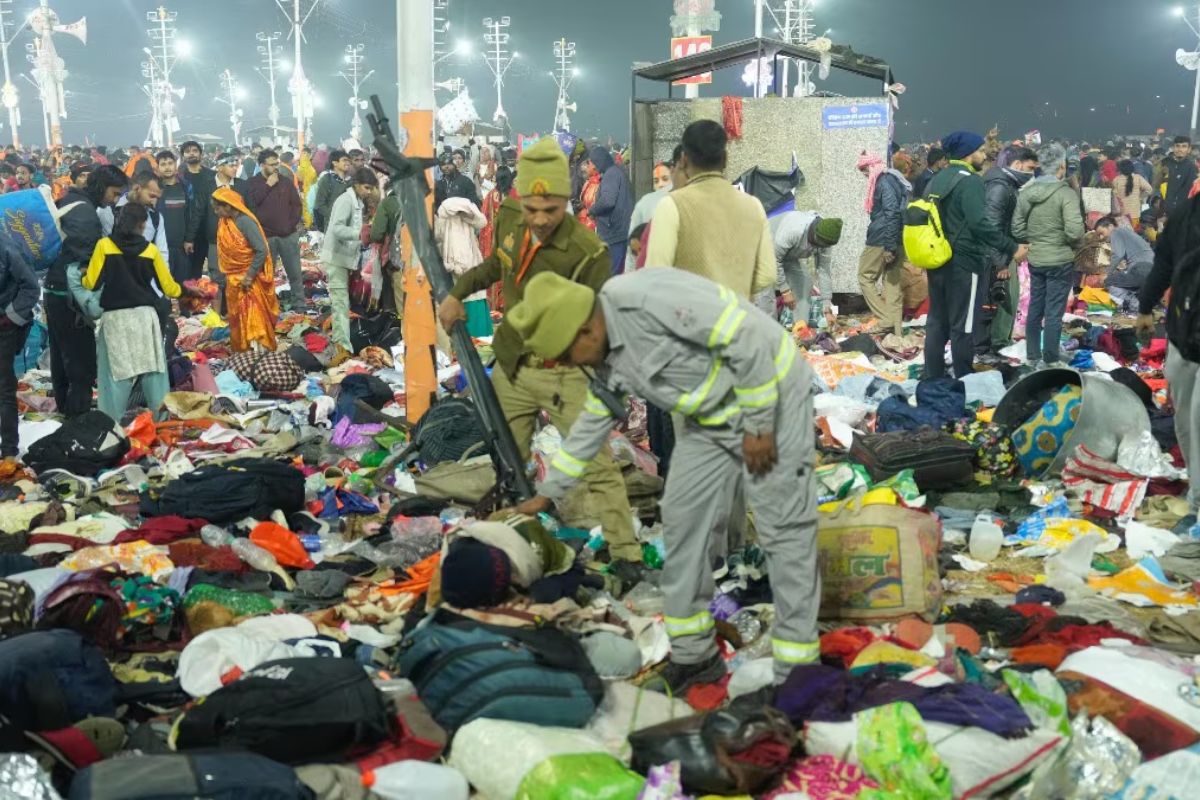 योगी प्रशासन की सक्रियता ने महाकुंभ में टाला बड़ा हादसा, प्रत्यक्षदर्शी बोले- आंखों के सामने तांडव कर रही थी मौत 2 Untitled design 47 1