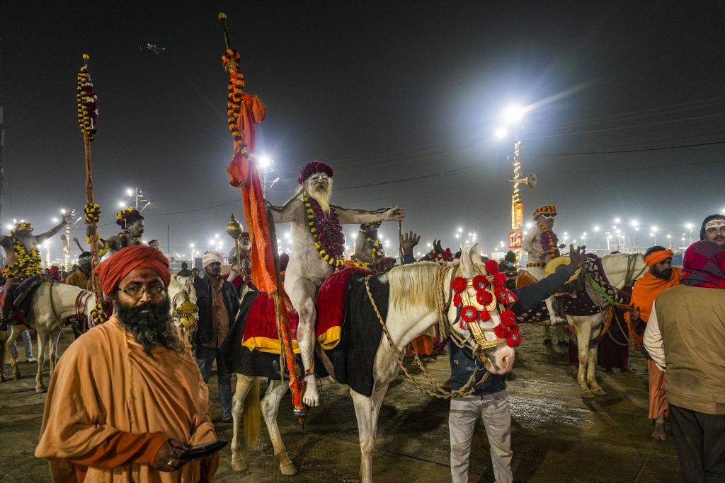 Mahakumbh 2025: बसंत पंचमी पर 2.5 करोड़ लोगों ने किया अमृत स्नान, इस अखाड़े ने सबसे पहले लगाई आस्था की डुबकी, Photos 3 03021 pti02 03 2025 000135b