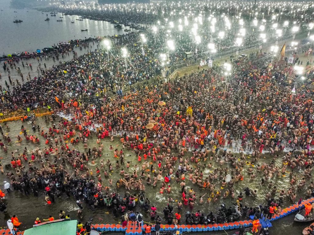 Mahakumbh 2025: बसंत पंचमी पर 2.5 करोड़ लोगों ने किया अमृत स्नान, इस अखाड़े ने सबसे पहले लगाई आस्था की डुबकी, Photos 5 03021 pti02 03 2025 000185a