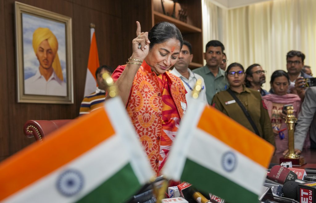 Rekha Gupta Salary: सीएम रेखा गुप्ता की कितनी होगी सैलरी, जानें क्या-क्या मिलेंगी सुविधाएं 5 20021 pti02 20 2025 000410a