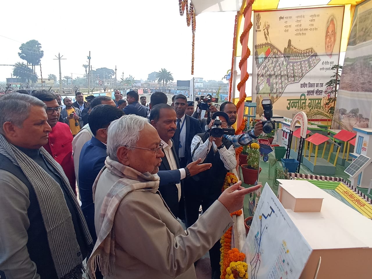 बिहार के पहले स्मार्ट विलेज का सीएम नीतीश ने किया उद्घाटन, बांका को 362 करोड़ की योजनाओं की दी सौगात 4 90a96977 2cfe 4ebd b518 4c2271f2cc91 1
