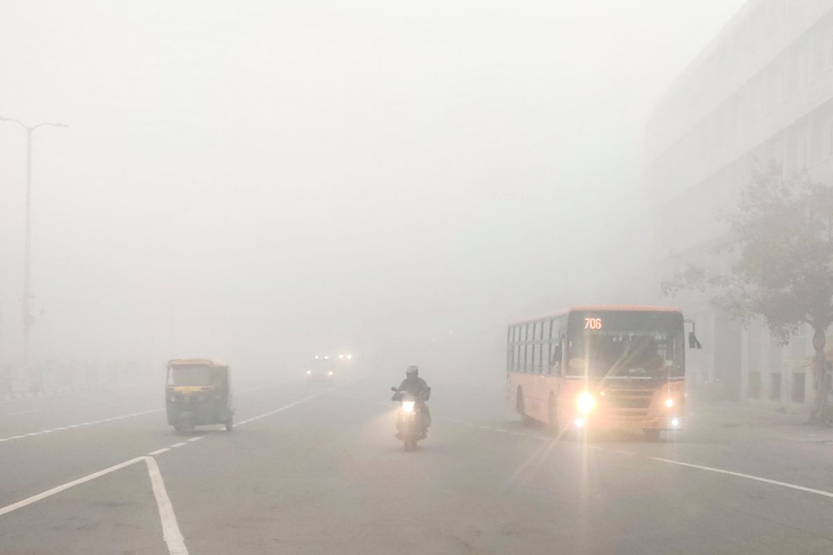 Aaj Ka Mausam: पश्चिमी विक्षोभ का असर, आंधी-तूफान और बारिश बिगाड़ेगा मौसम, जानें ताजा अपडेट 5 Delhi Weather 3
