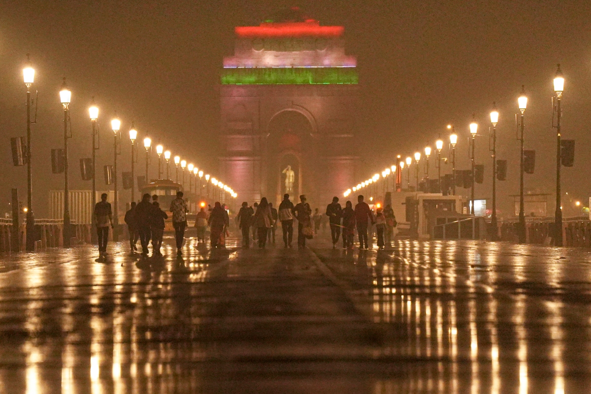 Aaj Ka Mausam: आंधी-तूफान के साथ बारिश का अलर्ट, अगले तीन दिन दिल्ली-UP में ऐसा रहेगा मौसम का हाल 2 Weather Forecast