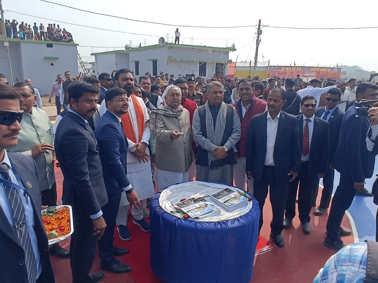 बिहार के पहले स्मार्ट विलेज का सीएम नीतीश ने किया उद्घाटन, बांका को 362 करोड़ की योजनाओं की दी सौगात 3 WhatsApp Image 2025 02 02 at 12.08.59 PM