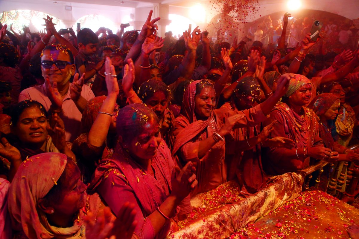 Holi 2025: देशभर में जमकर उड़े रंग-गुलाल, हर्षोल्लास से मनाया गया होली का त्योहार, देखें तस्वीर 6 14031 pti03 14 2025 000031b