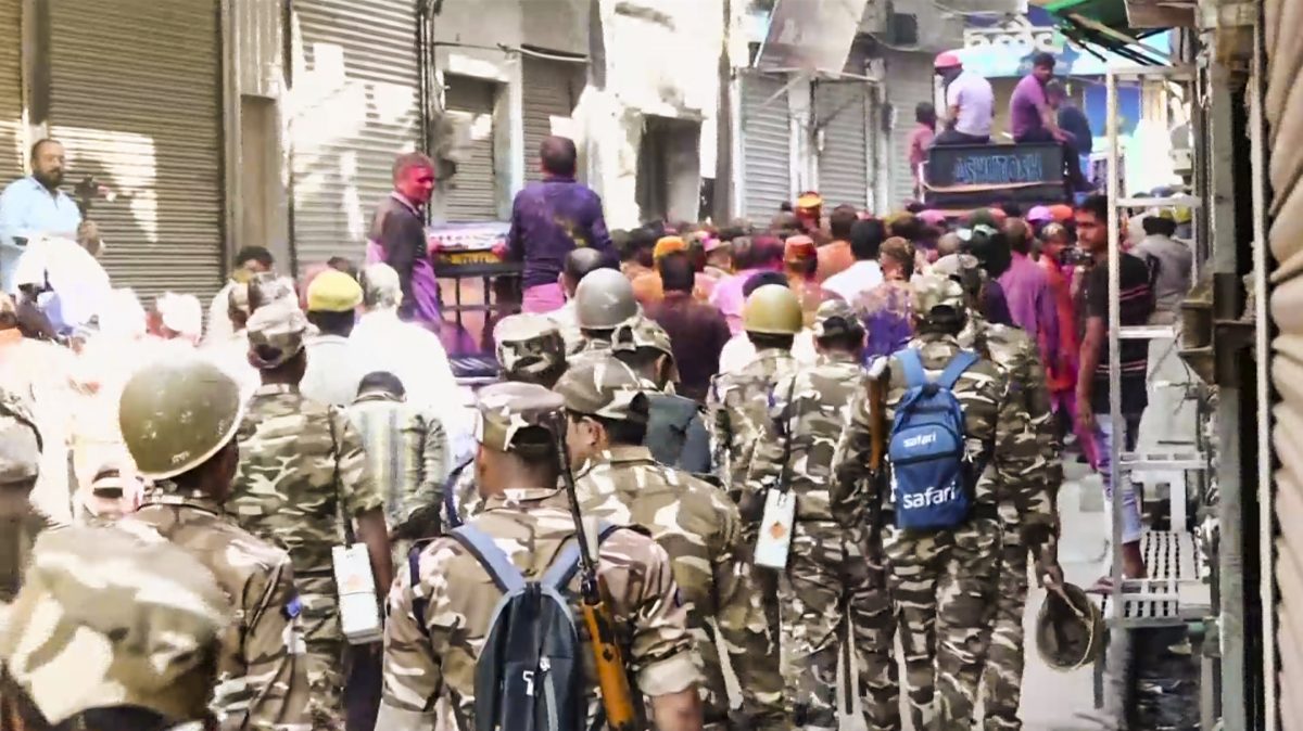 Holi 2025: देशभर में जमकर उड़े रंग-गुलाल, हर्षोल्लास से मनाया गया होली का त्योहार, देखें तस्वीर 7 14031 pti03 14 2025 000082b