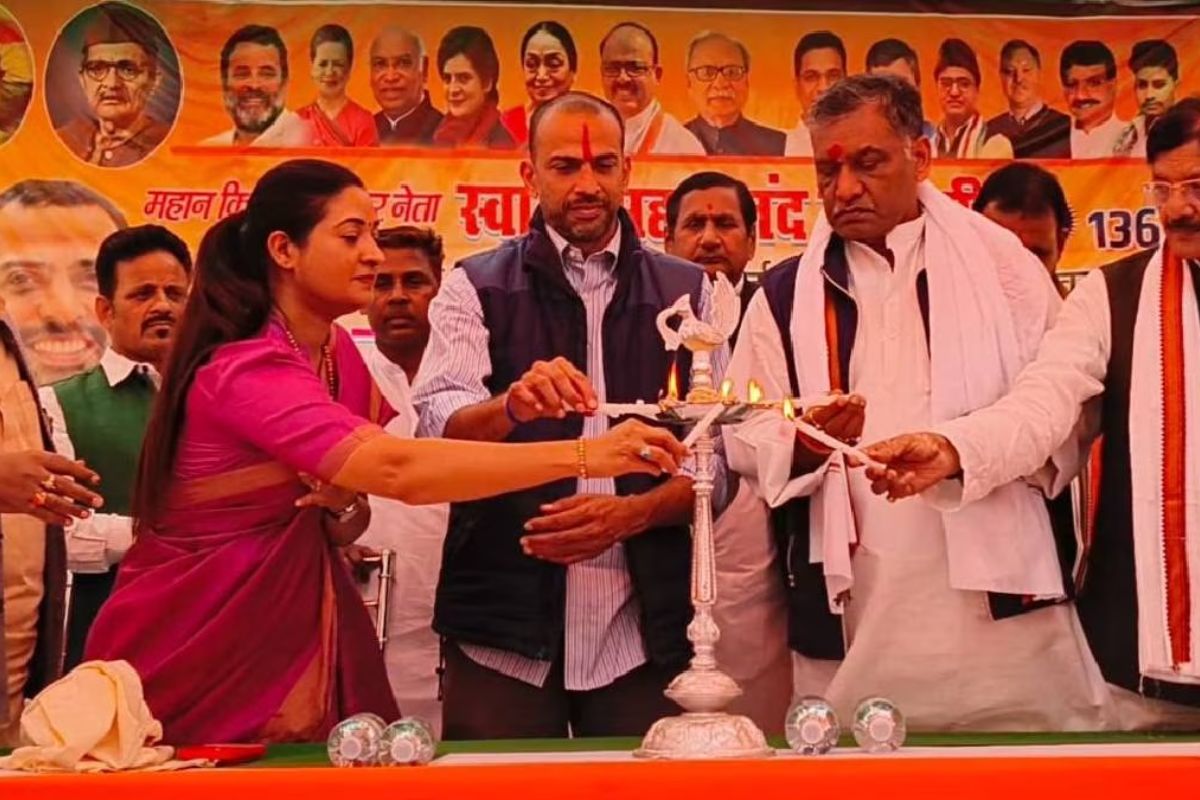 बिहार में चुनाव से पहले बदले जाएंगे कांग्रेस के प्रदेश अध्यक्ष! प्रभारी कृष्णा अल्लावरू ने दिया संकेत 1 पटना में आयोजित कार्यक्रम में अखिलेश प्रसाद सिंह और कृष्णा अल्लवारू