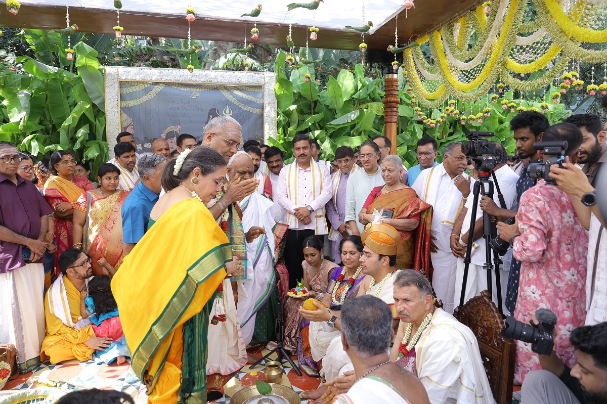 Tejasvi Surya: बीजेपी सांसद तेजस्वी सूर्या ने मशहूर सिंगर शिवश्री से की शादी, बेंगलुरु में 9 को रिसेप्शन 1 Tejasvi Surya