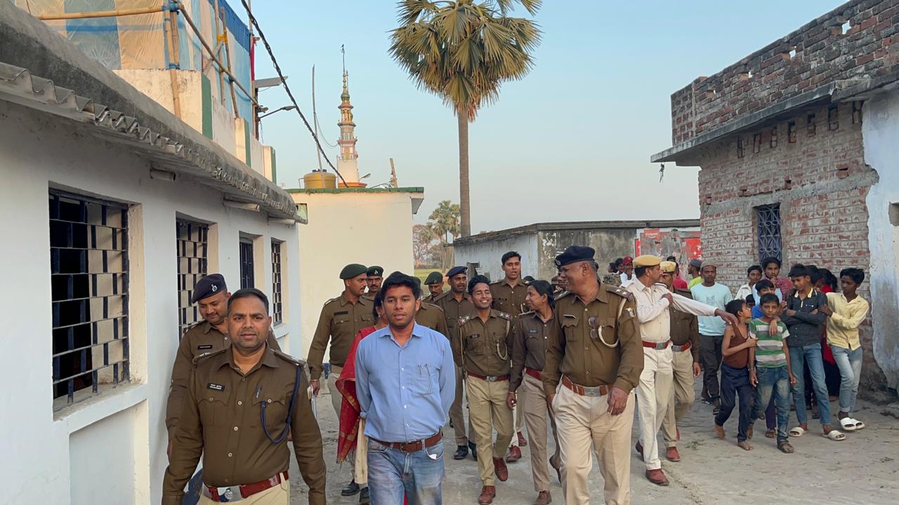 Photos: भागलपुर में 501 जगहों पर निगरानी कर रही पुलिस, होली के दिन सोशल मीडिया पर भी है पैनी नजर 5 WhatsApp Image 2025 03 14 at 11.06.09 AM
