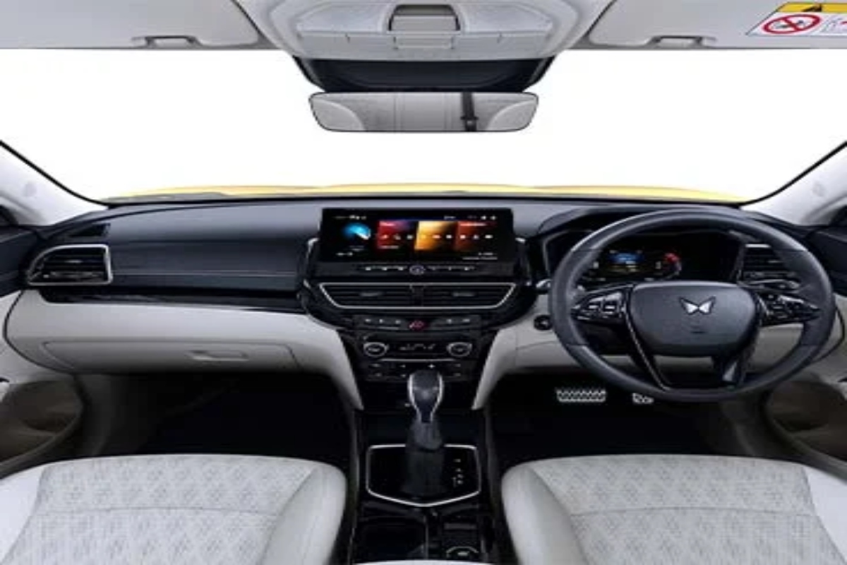 Mahindra XUV 3XO 1