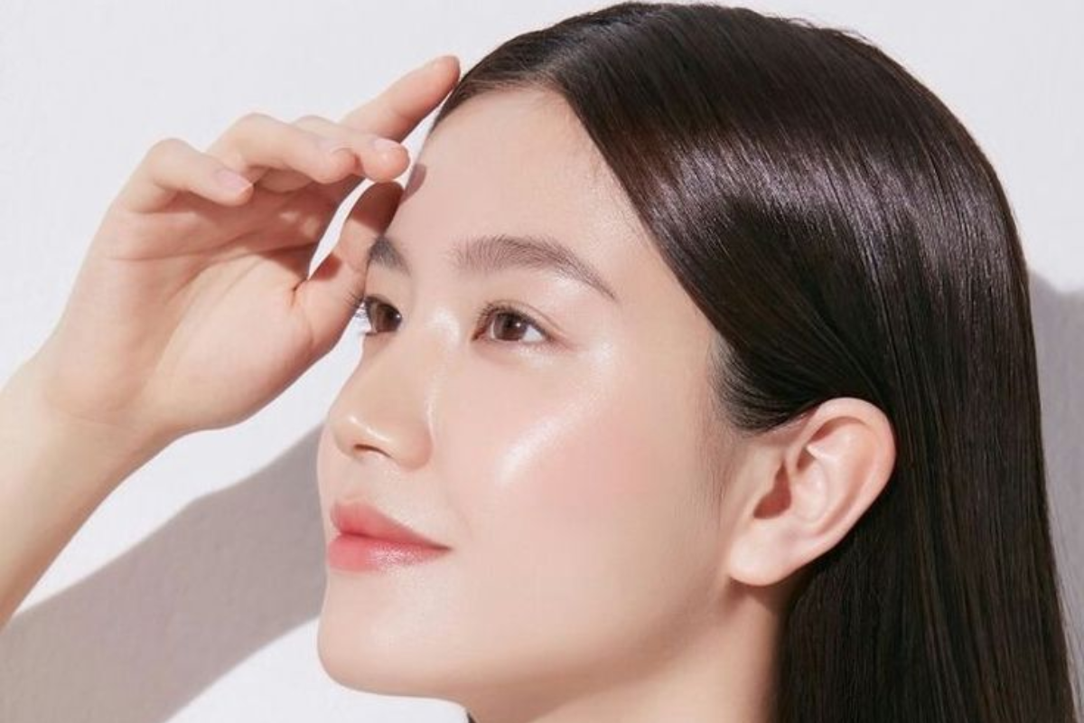 5 Best Tinted and Glowing Sunscreens for Summer: गर्मी में भारी मेकअप नहीं – बस टिंटेड और ग्लोइंग सनस्क्रीन से पाएं ग्लो 2 Sunscreen 1