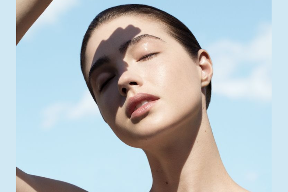 5 Best Tinted and Glowing Sunscreens for Summer: गर्मी में भारी मेकअप नहीं – बस टिंटेड और ग्लोइंग सनस्क्रीन से पाएं ग्लो 1 Sunscreen
