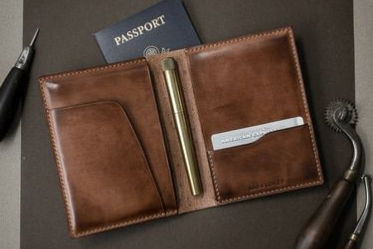 Men’s Wallet Designs: वॉलेट में भी चाहिए स्टाइल- तो ट्राय करें लेटेस्ट वॉलेट डिजाइन्स 9 Wallet 10