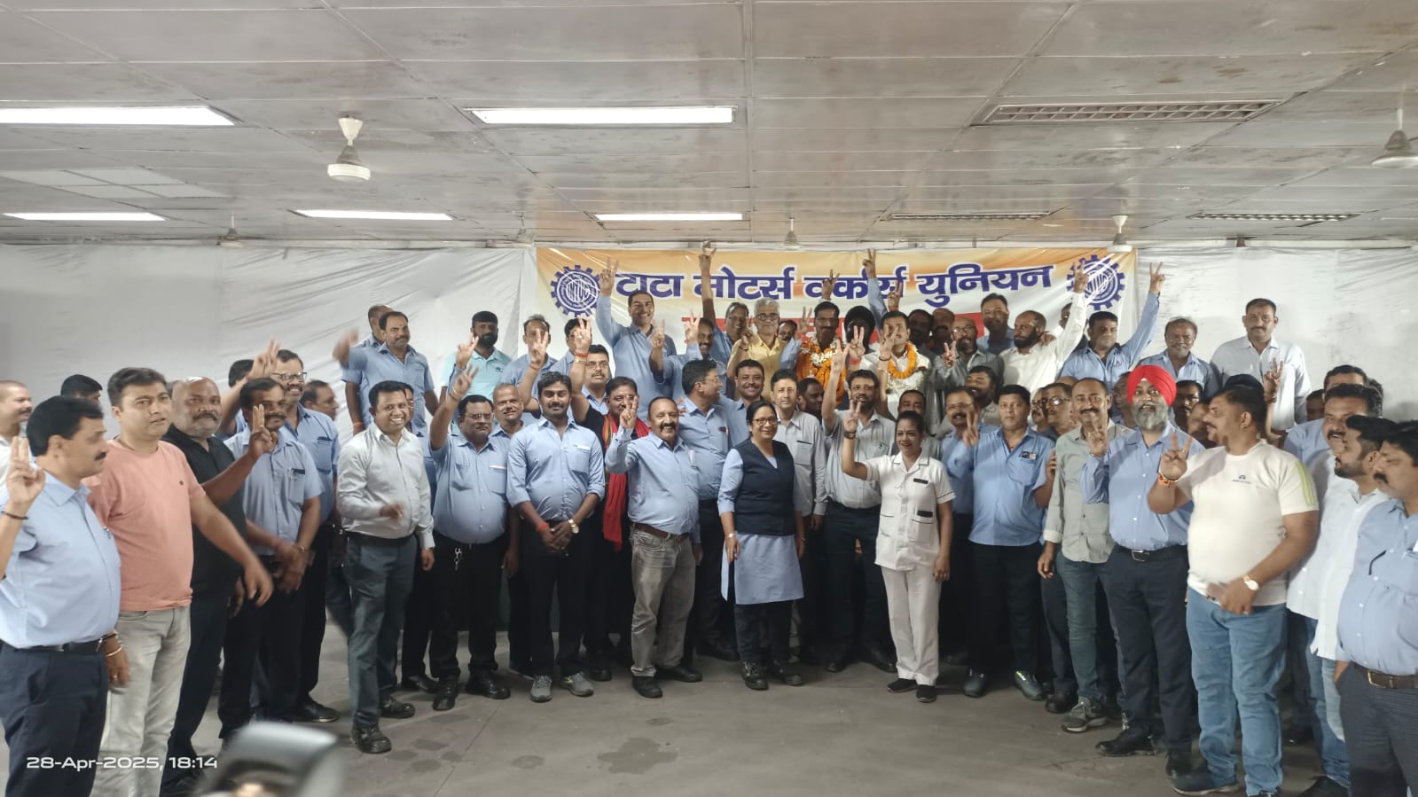 टाटा मोटर्स वर्कर्स यूनियन के नए अध्यक्ष बने शशिभूषण प्रसाद, नीरज झा फाउंड्री डिवीजन के कमेटी मेंबर 1 WhatsApp Image 2025 04 28 at 7.03.58 PM