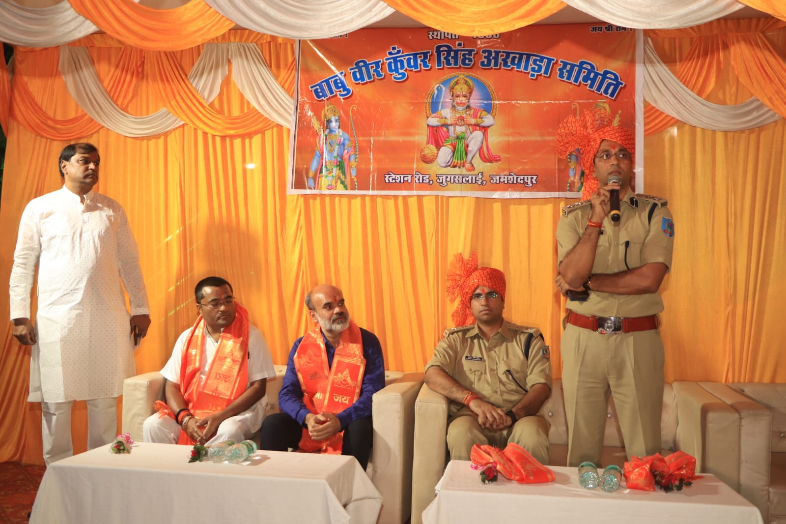 जुगसलाई में एसएसपी ने दल - बल के साथ किया फ्लैग मार्च 2 ssp1