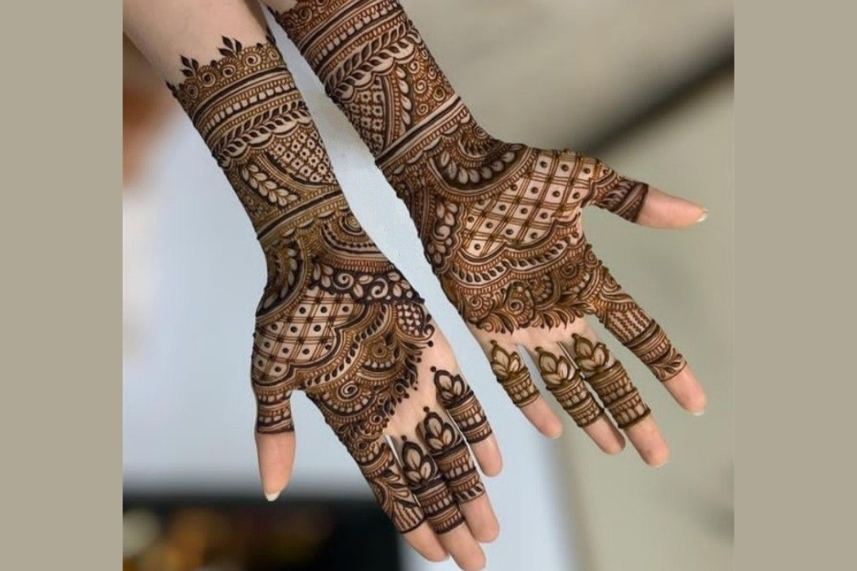 Engagement Mehndi Designs: सगाई के खास दिन पर लगाएं ये 5 खूबसूरत मेहंदी डिजाइंस हर कोई करेगा तारीफ 1 Engagement Mehndi Designs