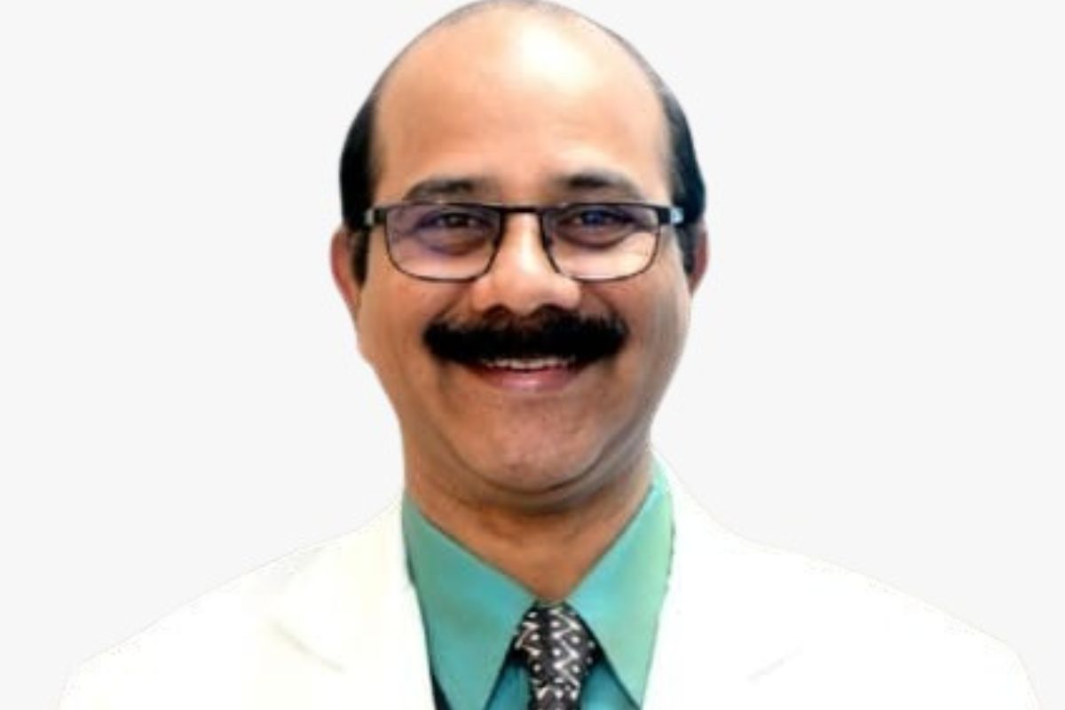 पटना: स्त्री के लिवर का दाहिना हिस्सा काटकर सवेरा हॉस्पिटल के डॉक्टरों ने बचाई जान, 6 घंटों तक चला ऑपरेशन 2 डॉ. वी. पी. सिंह