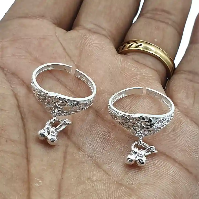 Latest Ghungroo Wali Bichiya: अब पैरों में बजेगी खनक, ट्रेंड में है घुंघरू वाली बिछिया 6 adjustable 2 sg slg030922 76 toe ring sahiba gems original imaghynysjeggjzm