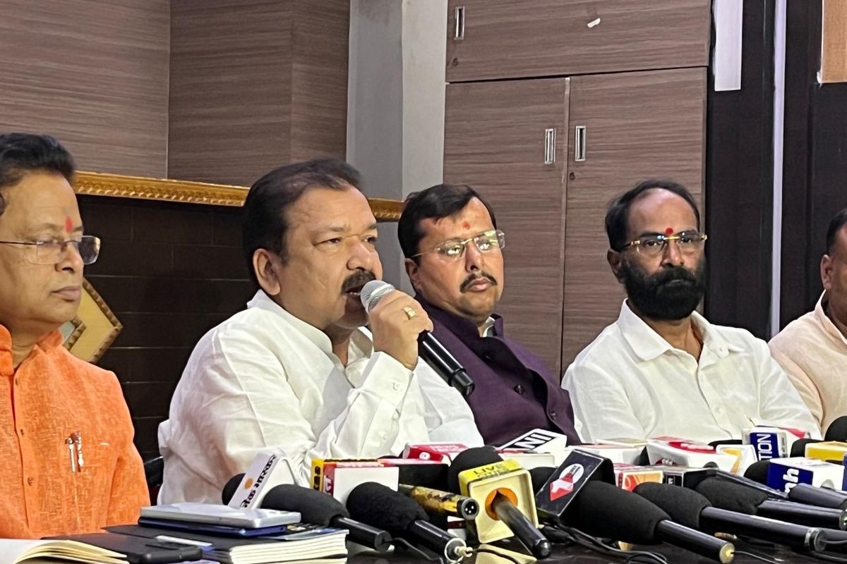 PM Modi Gift: पीएम मोदी बिहार को देंगे 50 हजार करोड़ की सौगात, पटना में भव्य स्वागत की तैयारी 2 dilip jaiswal 1