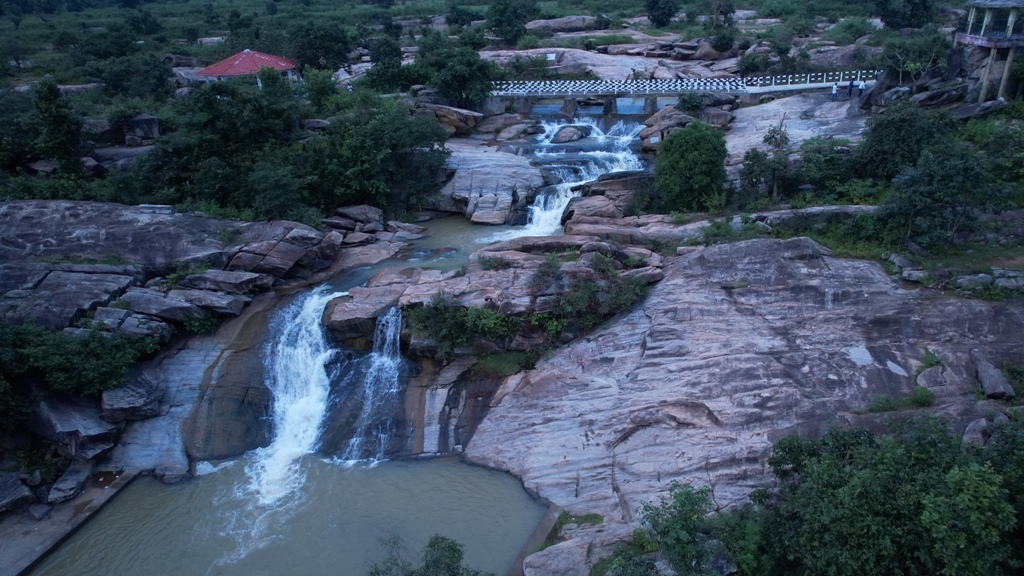 खूबसूरत झरनों और हसीन वादियों का आनंद लेना चाहते है तो आइये रांची, खूबसूरती ऐसी कि वापस जाने का नहीं करेगा दिल 15 file 2024 12 07T17 03 10
