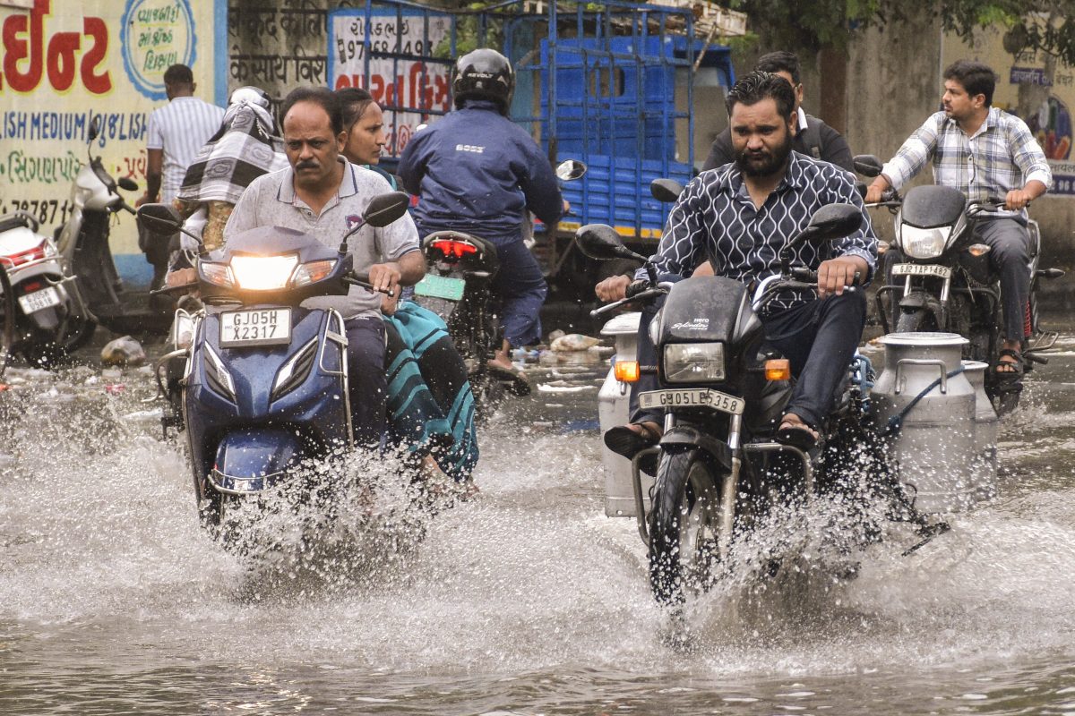 Heavy Rain Alert: 7 दिनों तक भारी बारिश, 2 जुलाई तक मानसून का कहर, IMD ने जारी किया रेड अलर्ट 2 Heavy Rain Alert
