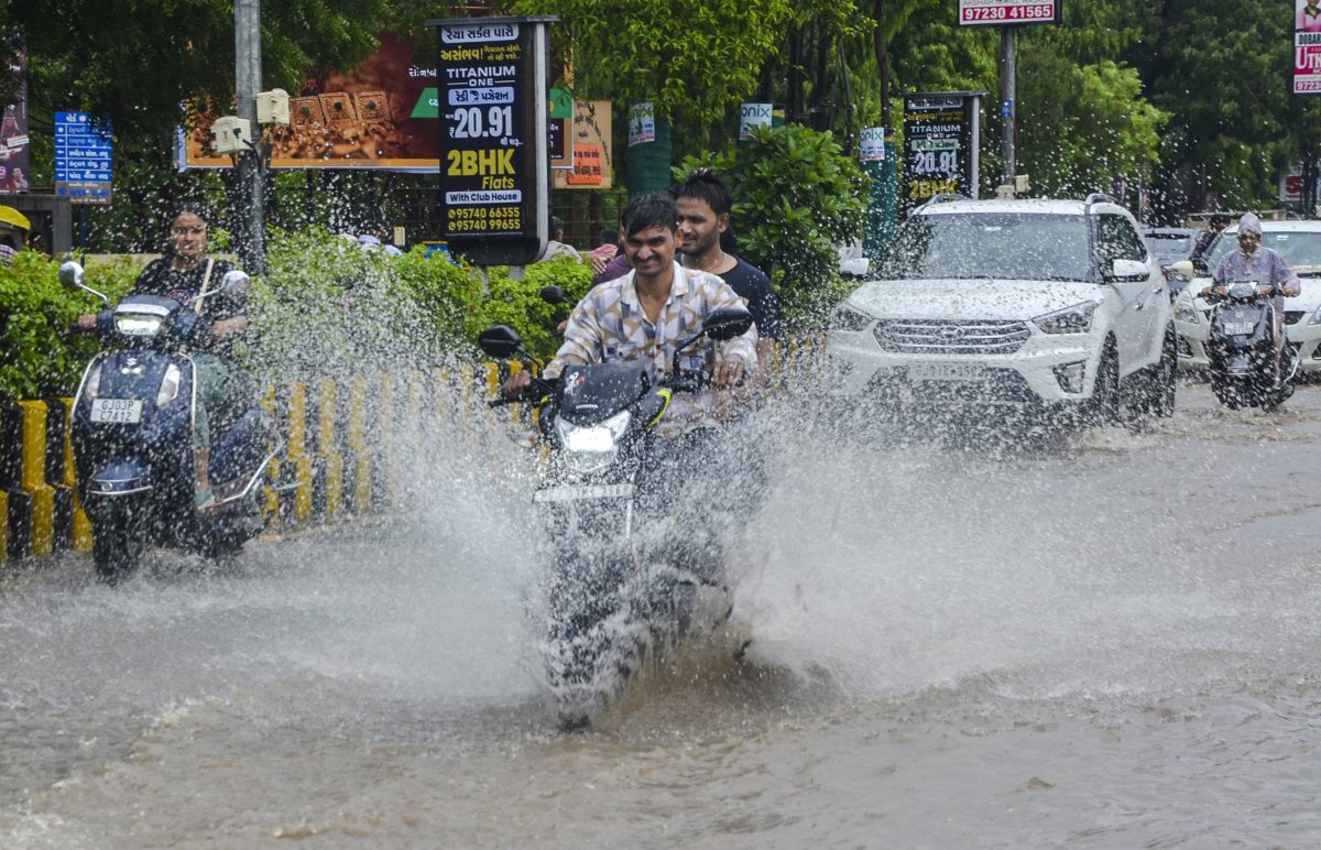2 जुलाई तक बहुत भारी बारिश की चेतावनी, 7 दिनों तक वॉर्निंग, आईएमडी का रेड अलर्ट 4 26061 pti06 26 2025 000192b