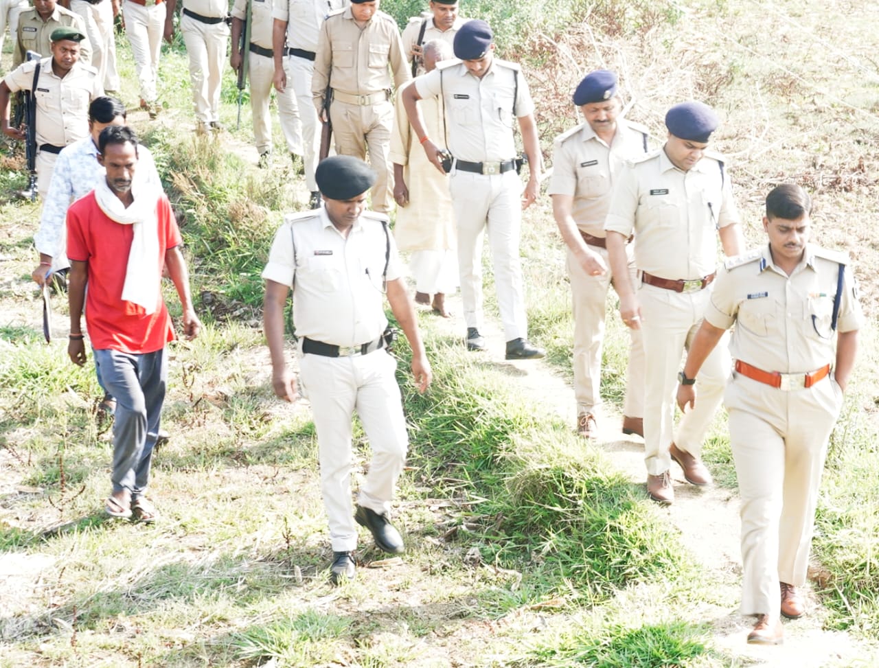6 महीने में ही क्यों बदल गयी पटना पुलिस की पूरी टीम? SSP अवकाश कुमार को अब नहीं मिली फील्ड पोस्टिंग 2 GqbH9W8XEAA3Y F