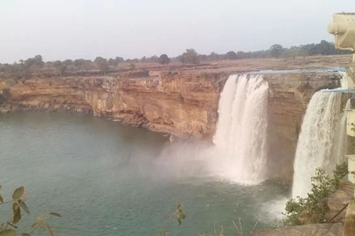 अब हिल स्टेशन के लिए हिमाचल, उत्तराखंड नहीं... यूपी की इन जगहों की करें सैर 2 Hanuman Dhara Chitrakoot