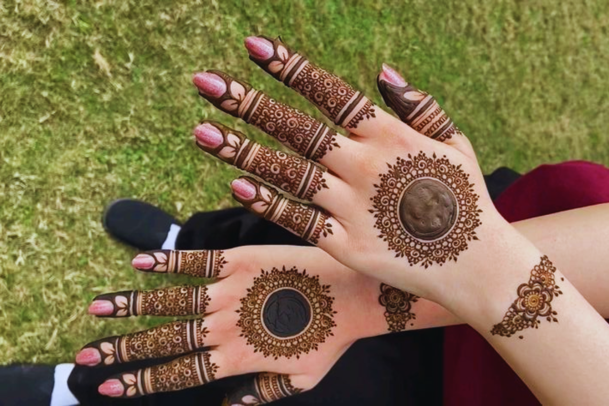 Sawan Special Mehndi Designs : सावन के तीज त्योहारों में हाथों पर रचायें ये आसान मेहंदी डिजाइन्स 7 Mehndi Design 6