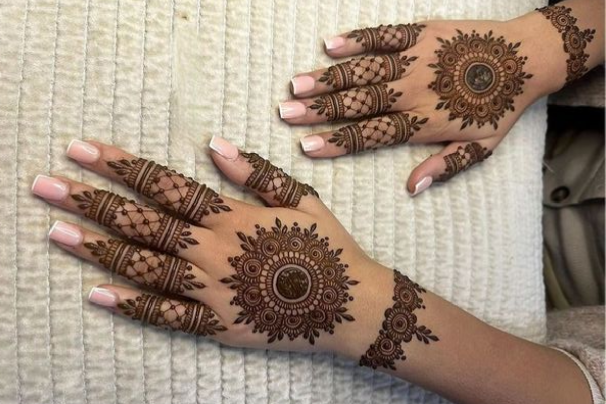 Sawan Special Mehndi Designs : सावन के तीज त्योहारों में हाथों पर रचायें ये आसान मेहंदी डिजाइन्स 8 Mehndi Design 7