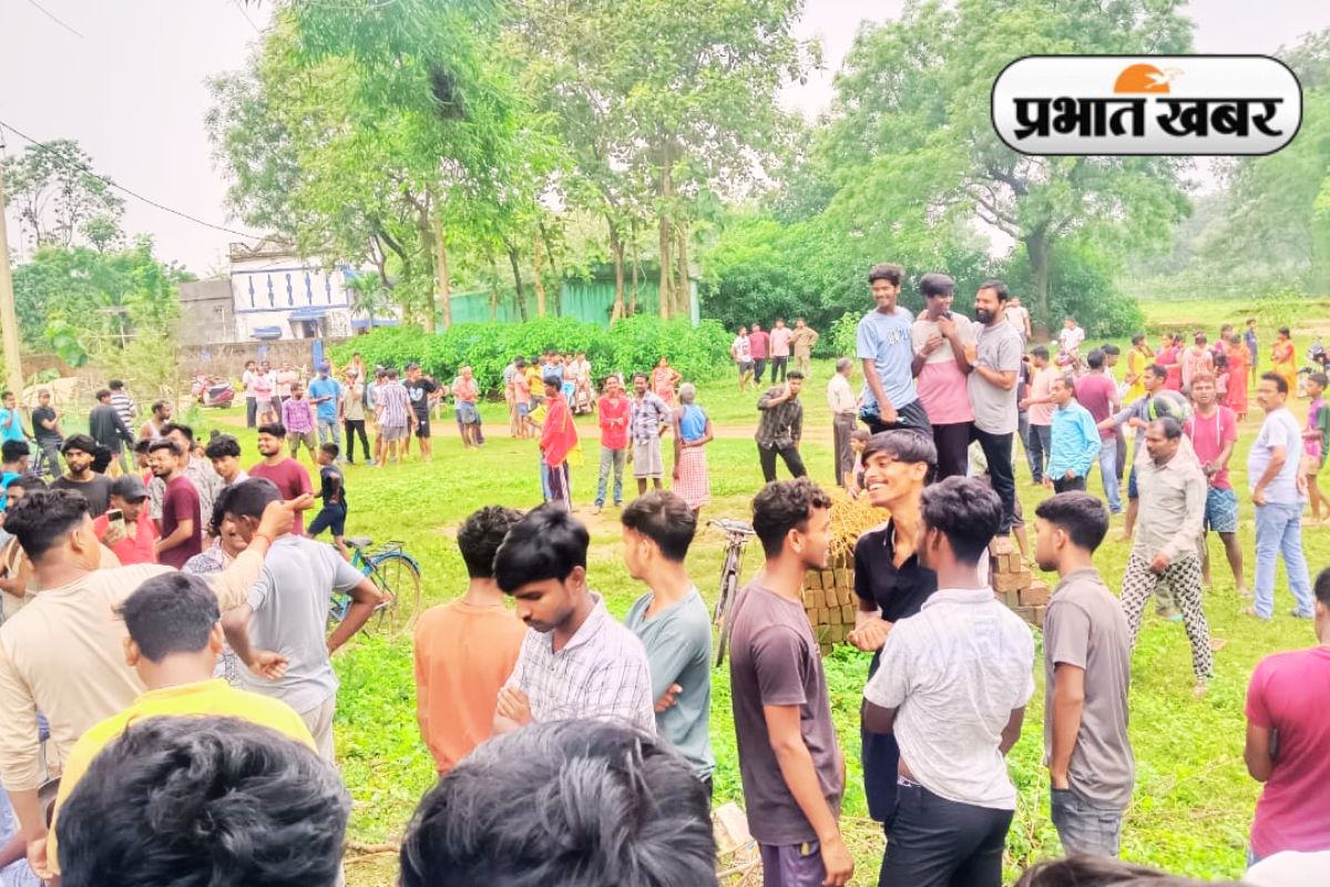 Tiger Havoc in Ranchi: रांची के मरदु गांव में किसान के घर में घुसा बाघ, तो लोगों ने क्या किया, जानकर रह जायेंगे दंग 1 Tiger Havoc in Ranchi News