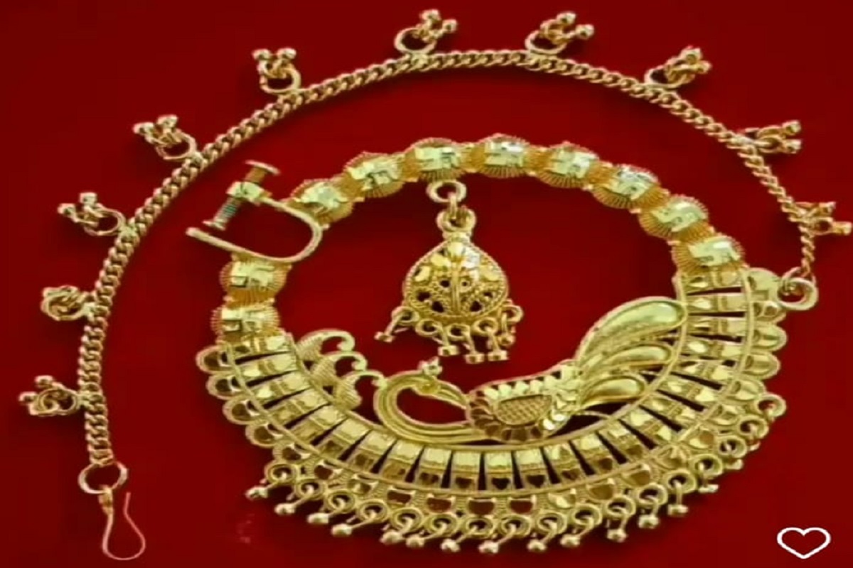 नथ से बढ़ेगी दुल्हन की खूबसूरती, जानें लेटेस्ट डिज़ाइन्स जो खींचें सबका ध्यान 2 ghungru