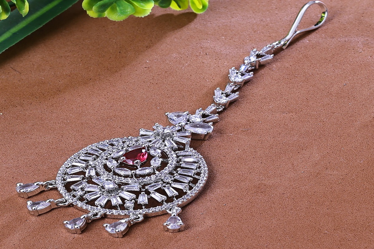 Maang Tikka Design: पिया जी दिलवाएंगे ये मांग टीका तो हर कोई करेगा तारीफ 4 kundan