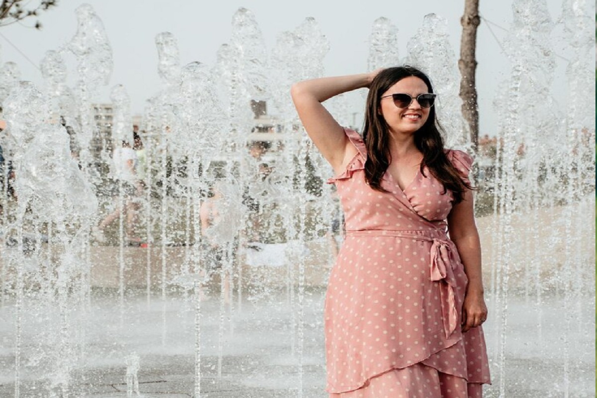 Monsoon Dress Idea: मानसून में लगाए फैशन का तड़का, लोग जरूर पूछेंगे स्टाइलिंग टिप्स 9 layed