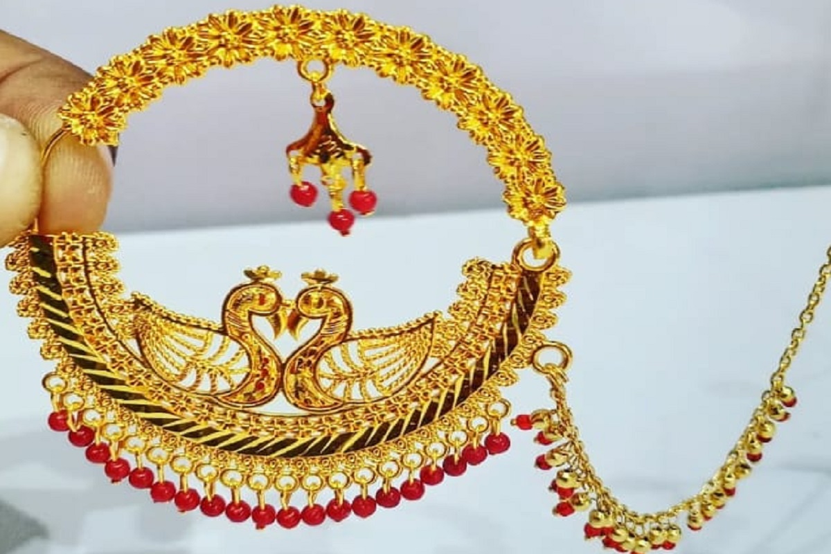 नथ से बढ़ेगी दुल्हन की खूबसूरती, जानें लेटेस्ट डिज़ाइन्स जो खींचें सबका ध्यान 3 mor