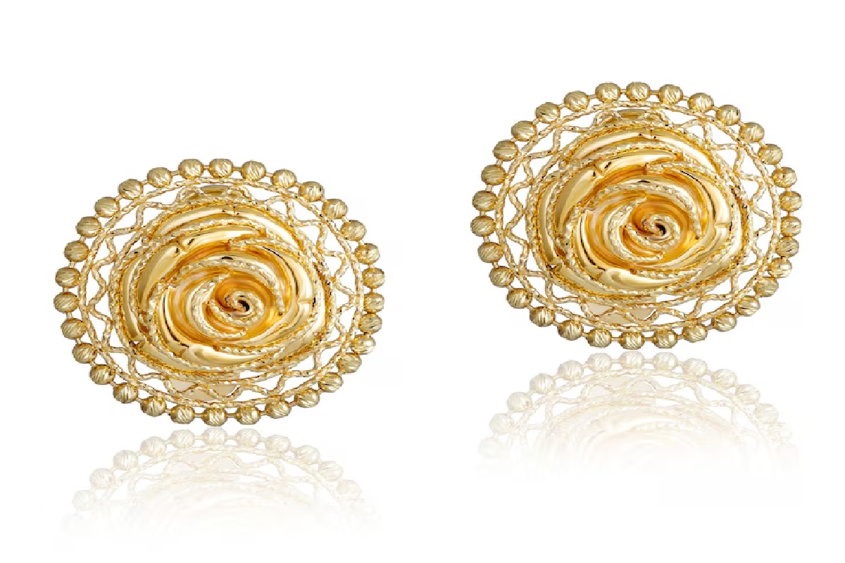 Trendy Earring Designs: देसी लुक में लगाना है विदेशी तड़का, तो जरूर चुने ये ट्रेंडिंग गोल्ड इयररिंग्स 3 round
