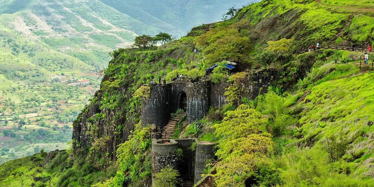 Best Monsoon Trek In India : एडवेंचर के हैं शौकीन, तो मानसून में कर सकते हैं यहां की ट्रैकिंग 6 sinhagad fort pune