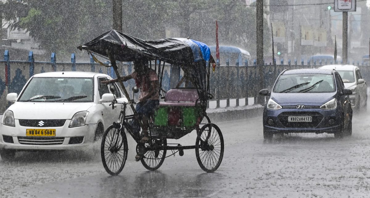 Heavy Rain Warning: अगले 48 घंटे भयंकर बारिश का अलर्ट, गरज-चमक के साथ पड़ेंगे छींटे, IMD की चेतावनी 9 04071 pti07 04 2025 000187b 1