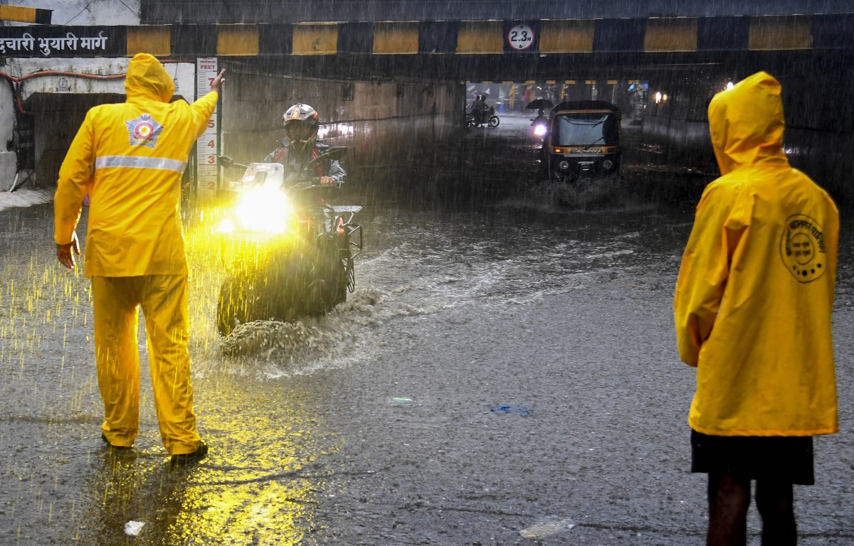 Heavy Rain Alert: 7,8,9,10,11,12 और 13 जुलाई तक बहुत भारी बारिश, गरज-चमक के साथ आफत की बरसात, अलर्ट जारी 8 06071 pti07 06 2025 000365a