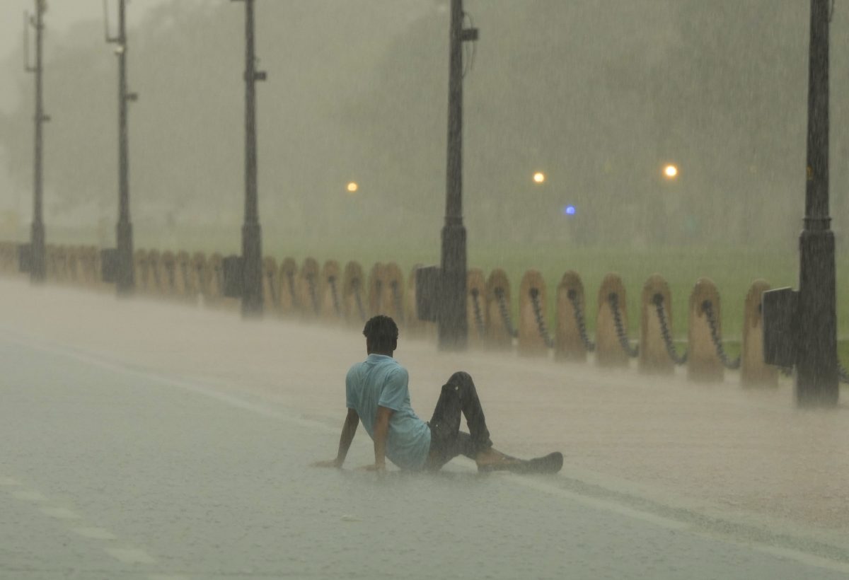 Delhi Heavy Rain Alert: दिल्ली में आंधी-तूफान के साथ बारिश, IMD ने जारी किया येलो अलर्ट 3 29061 pti06 29 2025 000152a 1