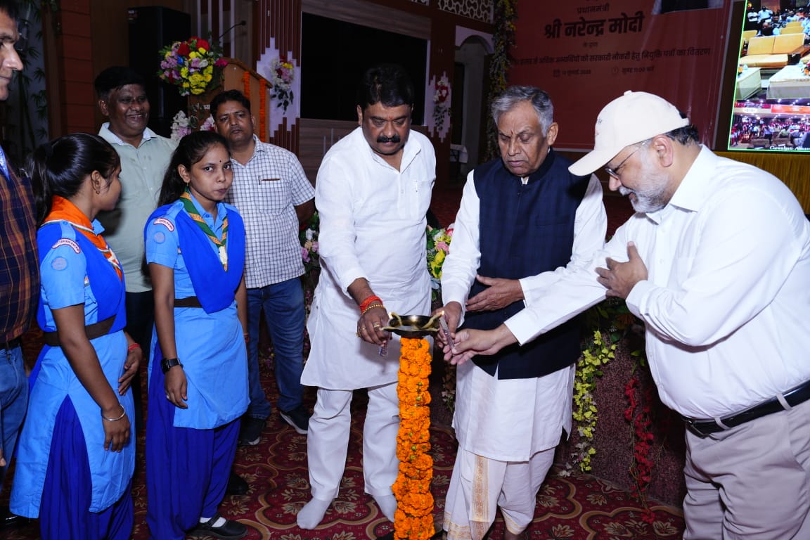 समस्तीपुर मंडल में “रोजगार मेला” के अंतर्गत 71 अभ्यर्थियों को नियुक्ति पत्र वितरित
