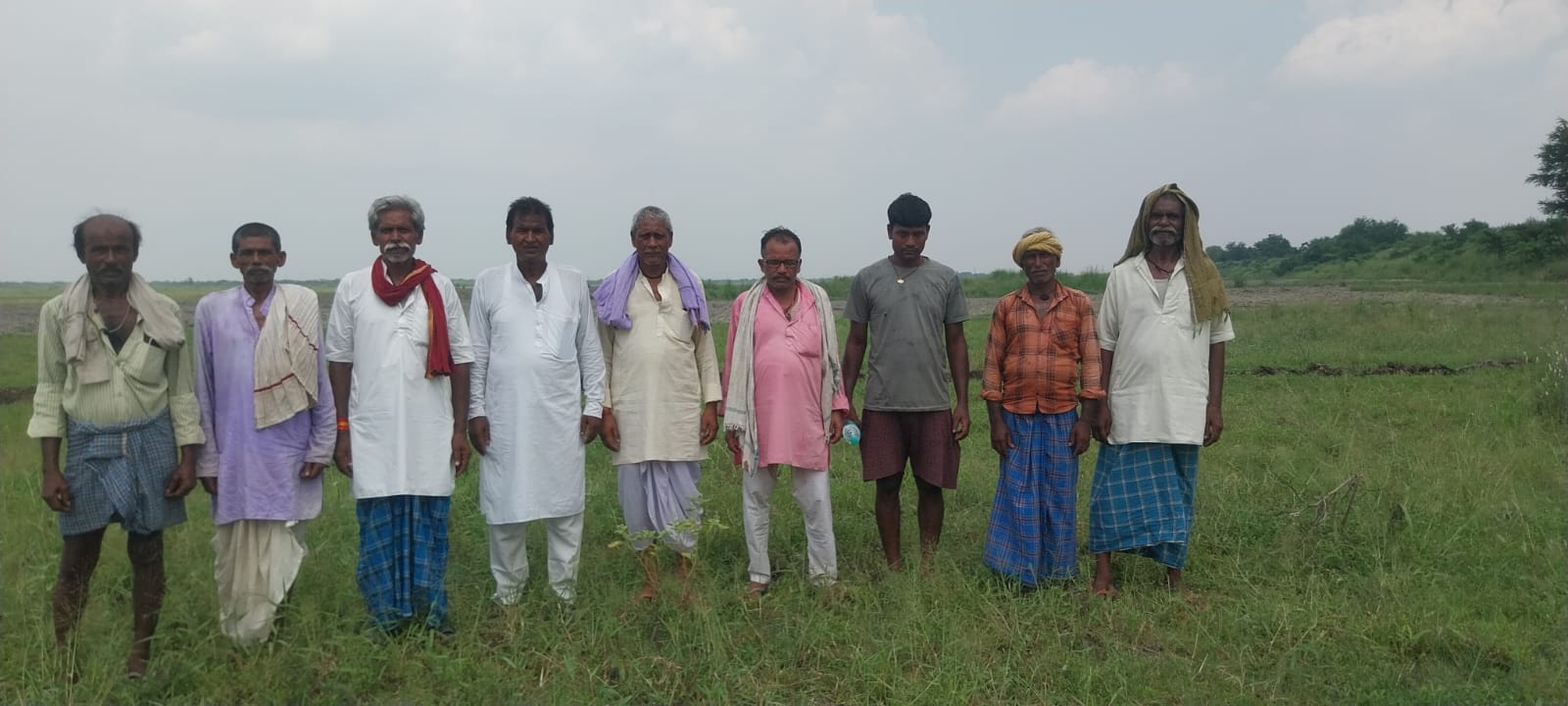 सरायरंजन के मत्स्यपालकों ने नून नदी स्थित कमला स्थान पर दिया धरना, खेमईठ झील अपनी बदहाली पर आंसू बहाने के लिए हो रहा विवश