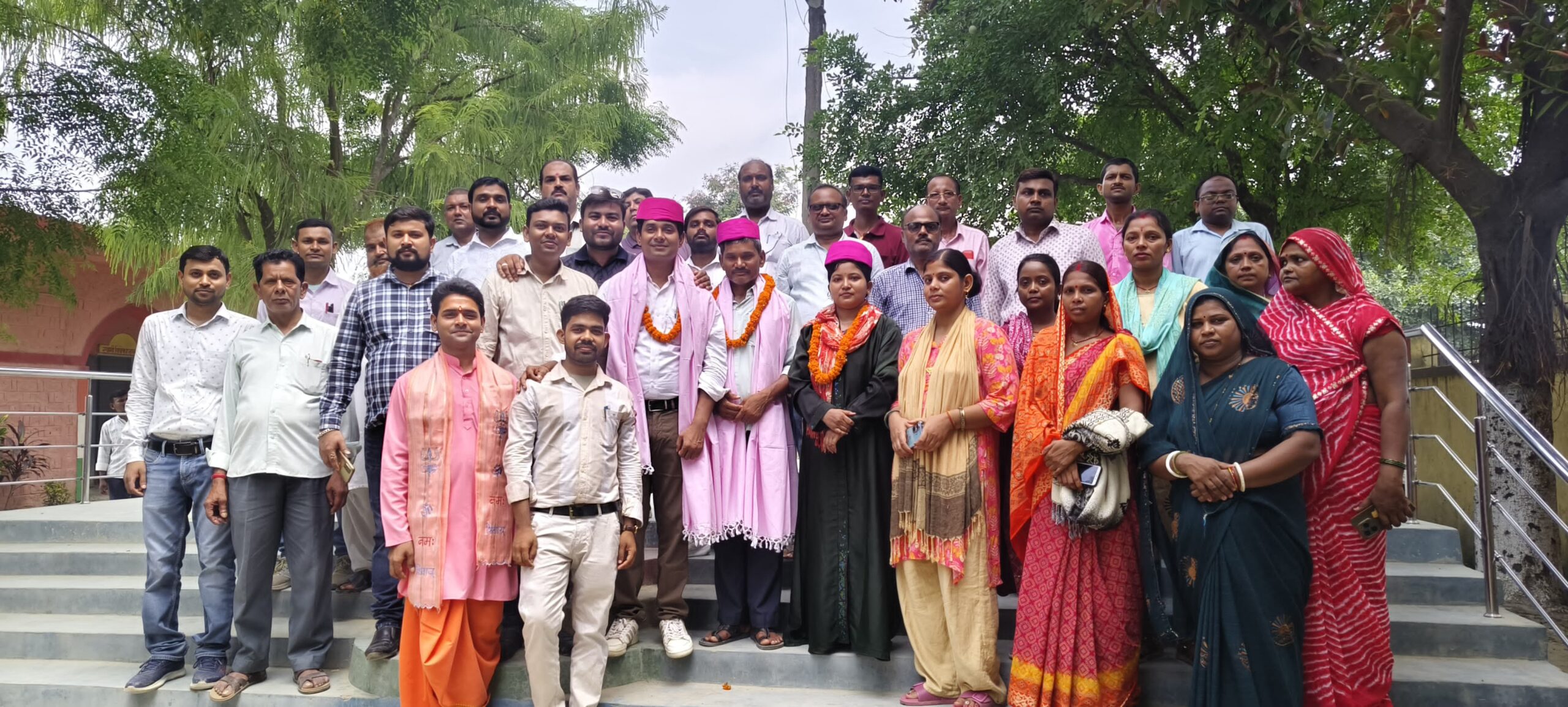 प्रधान शिक्षक चयनित होने पर तीन शिक्षकों का विदाई समारोह, संगीता कुमारी ने संभाली कमान
