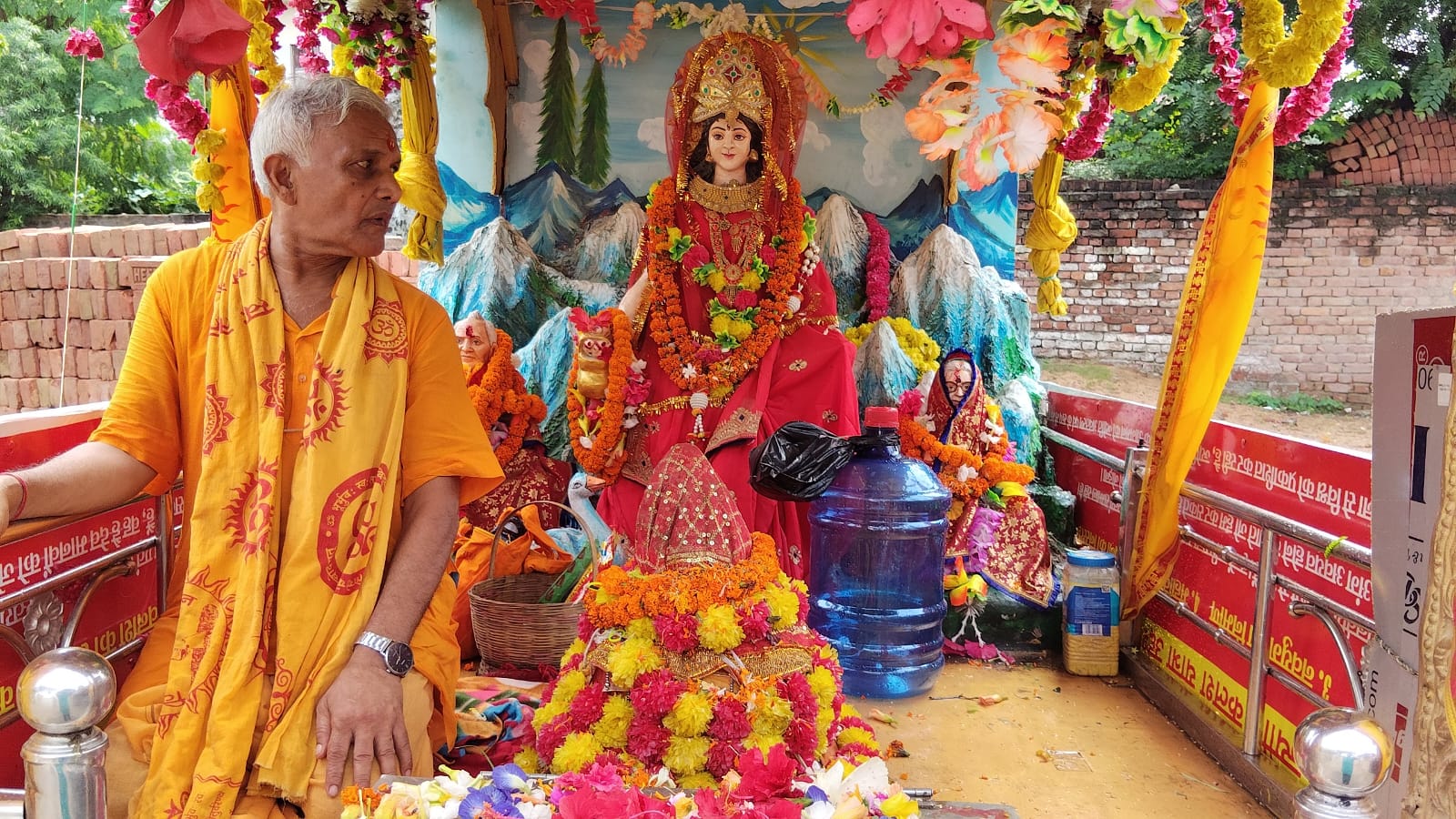 अखिल विश्व गायत्री परिवार की ज्योति कलश यात्रा का रोसड़ा में भव्य स्वागत