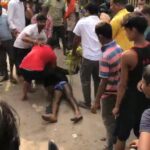 भीड़ का इंसाफ: समस्तीपुर में एक युवक को लोगों ने रस्सी में बांधकर घसीटा, बेरहमी से पिटाई, देखते रहे लोग।