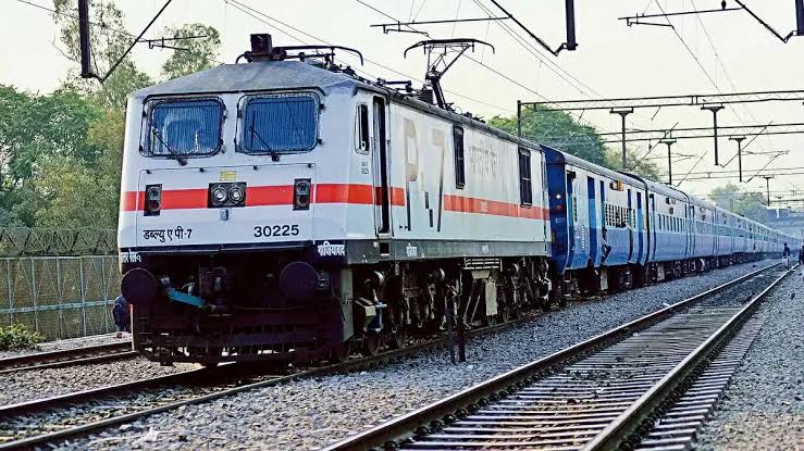 अहमदाबाद से दरभंगा के मध्य चलायी जा रही, क्लोन स्पेशल ट्रेन के परिचालन अवधि में विस्तार अगले आदेश तक