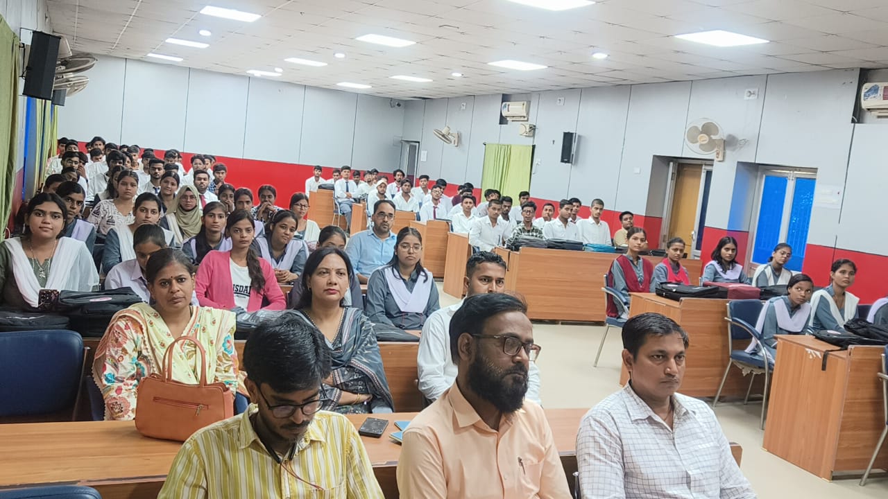 व्यावसायिक शिक्षा का महत्व दिन-प्रतिदिन बढ़ रहा है: प्रोफेसर मुश्ताक अहमद