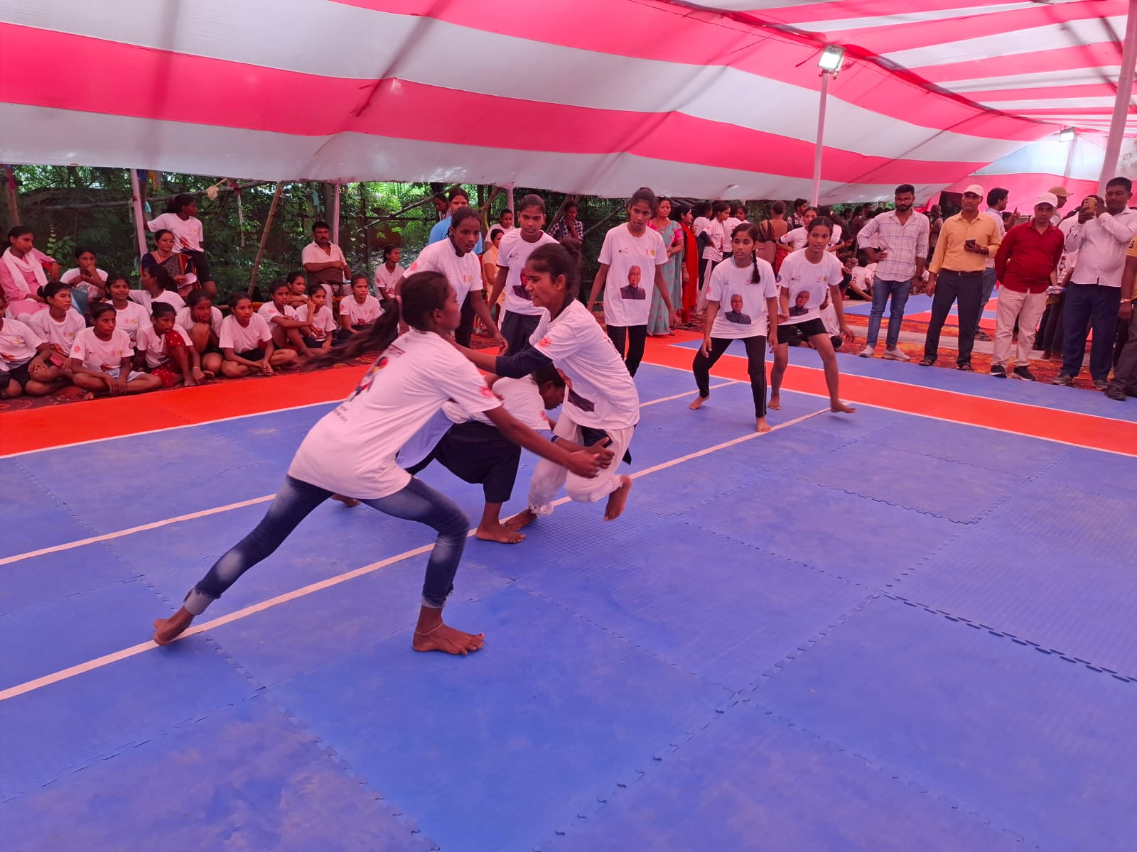 जिला स्तरीय मशाल खेल प्रतियोगिता शुरू, डीएम ने किया उद्घाटन 