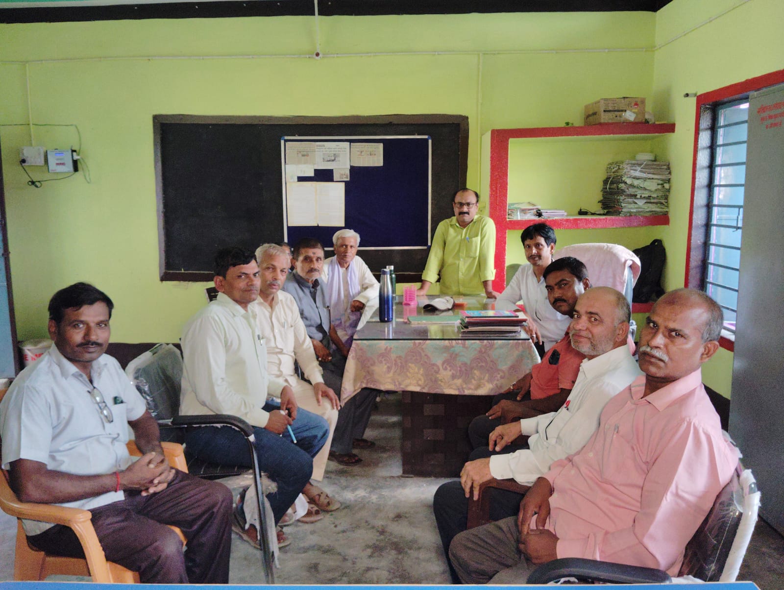 अंकेक्षण दल ने विद्यालय में चल रहे पोषण योजना पर जताई संतुष्टि 